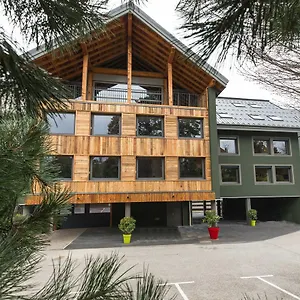Hotel Les De La Maison Rouge